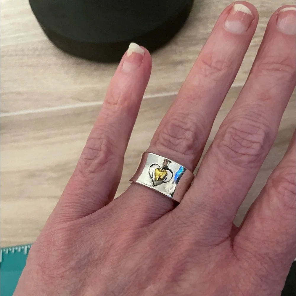 💛 S925 Stamped Silver with Gold Heart Ring-Size 7 - Picture 1 of 8
